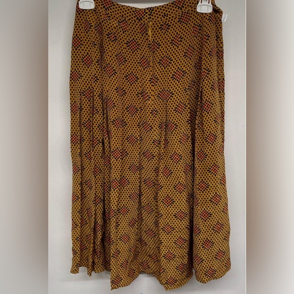 Vintage Oscar de la Renta Patterned Blouse and skirt set 100% silk - Picture 5 of 7